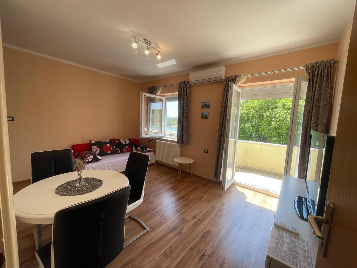 Apartments Duje Ribnica Obrovac Bagian luar foto