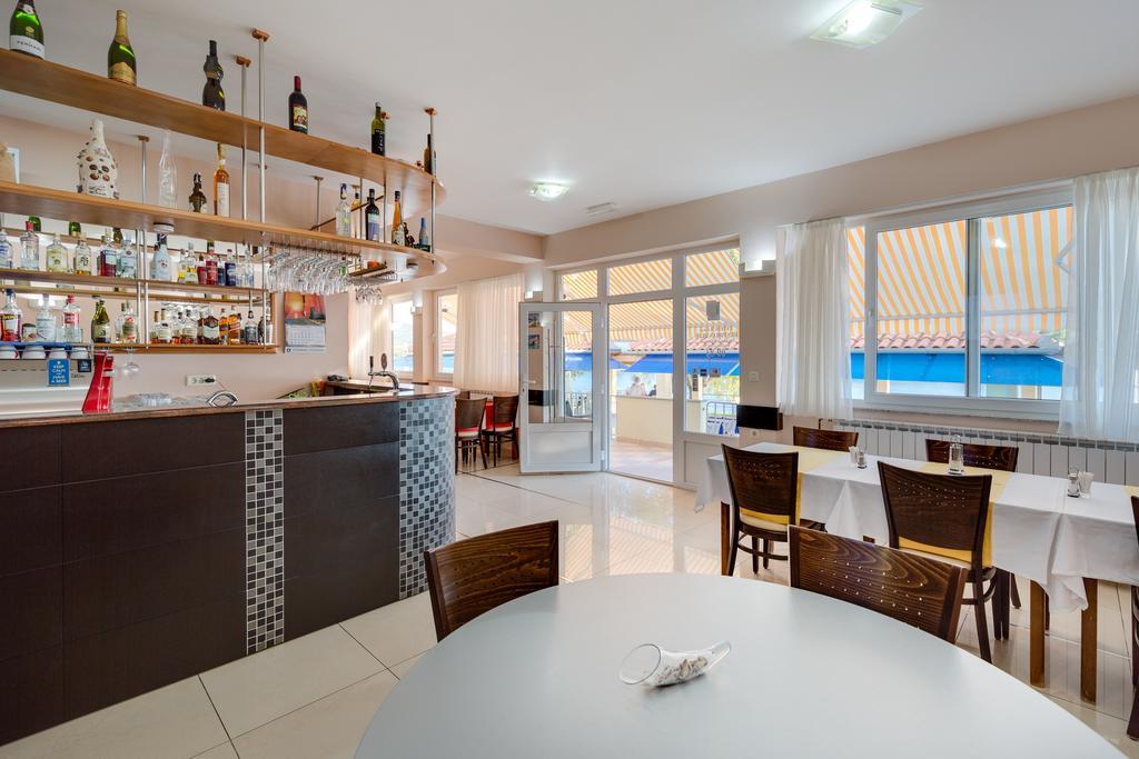 Apartments Duje Ribnica Obrovac Bagian luar foto