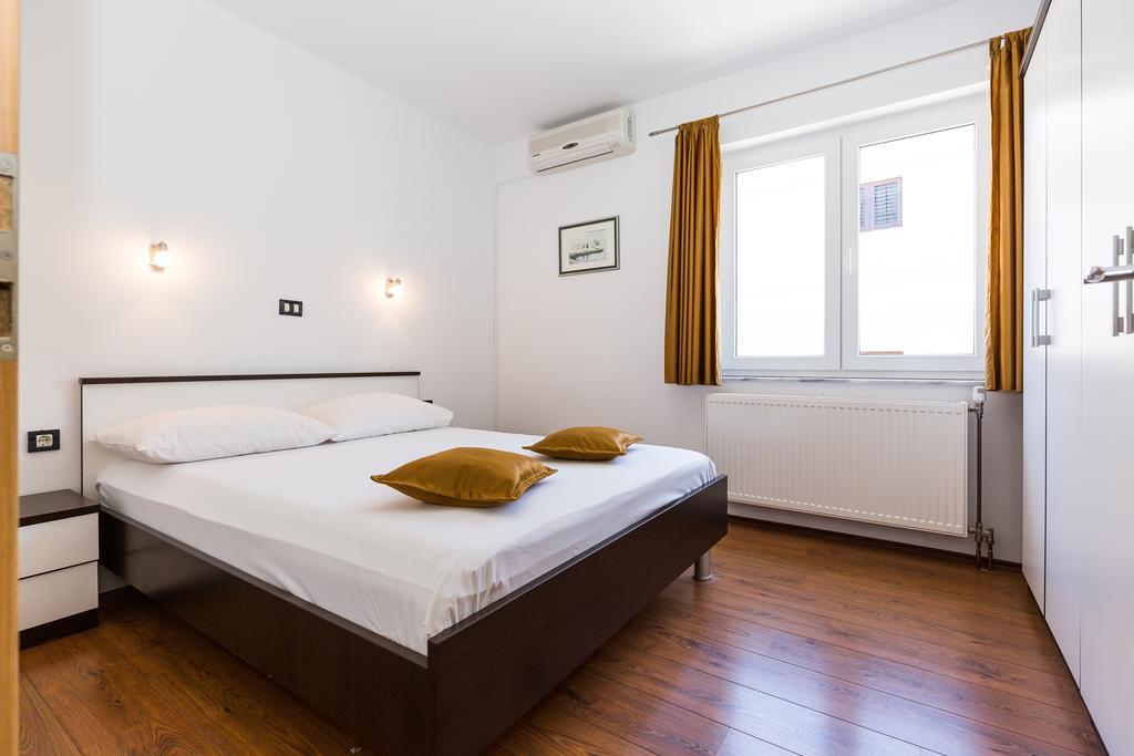 Apartments Duje Ribnica Obrovac Bagian luar foto
