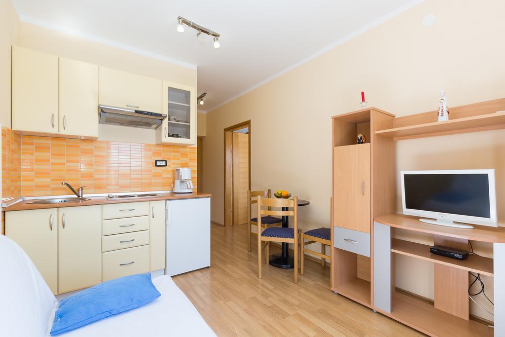 Apartments Duje Ribnica Obrovac Bagian luar foto